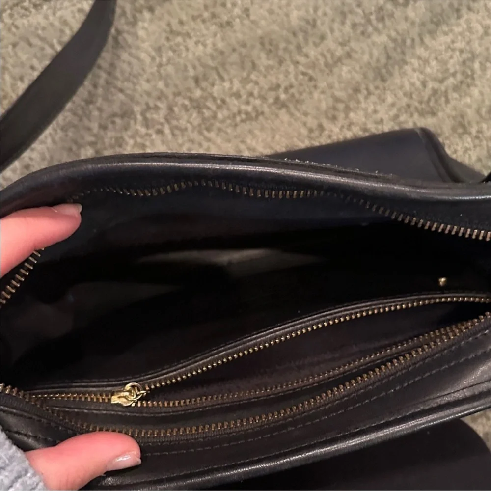 Vintage Coach Black Leather Crossbody Bag - Picture 4 of 5